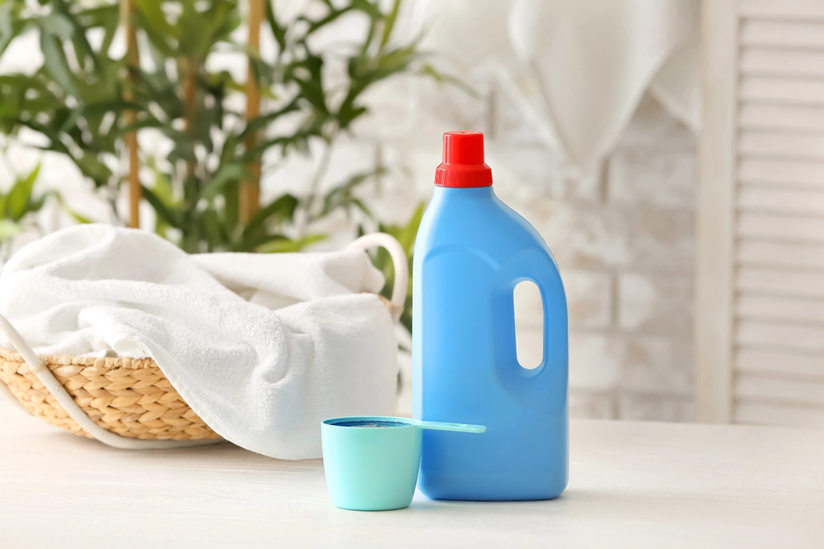 Sử dụng chất tẩy rửa khắc nghiệt